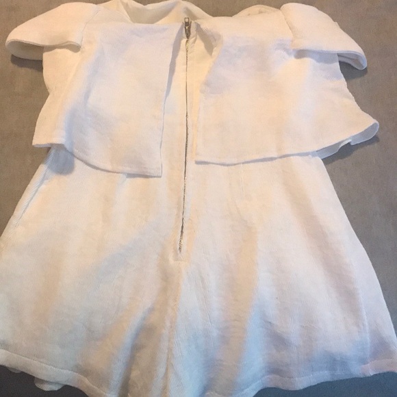 Forever 21 off the shoulder romper - Picture 2 of 3